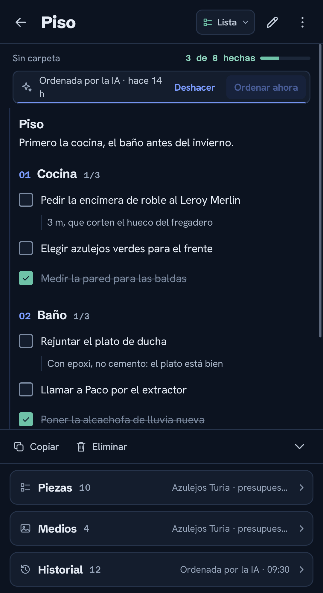 Una nota de lista con secciones, marcas y detalles de tareas