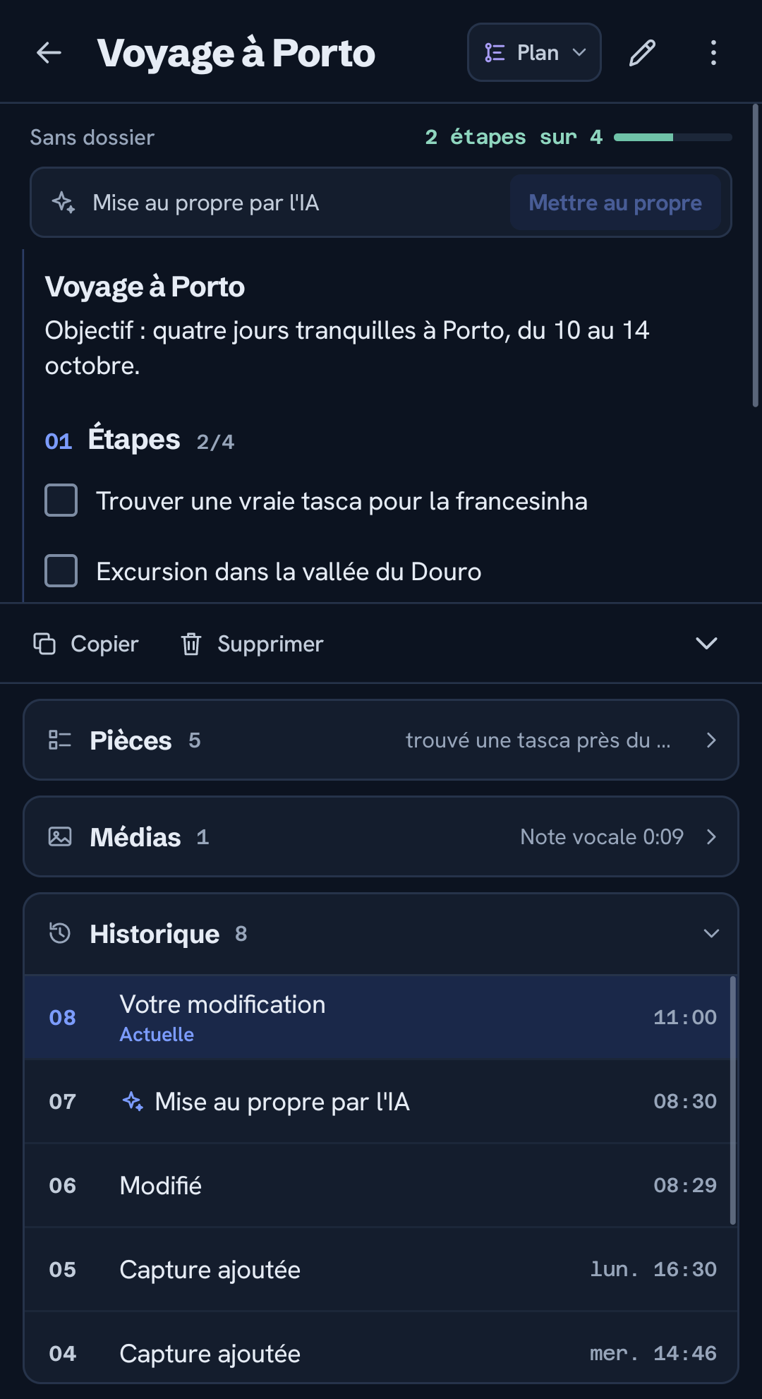 L'historique d'une note : chaque version datée, votre modification au-dessus de la mise au propre de l'IA